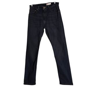 Wrangler Men's Straight Fit Jeans in Dark Wash. Size 30" x 32".".